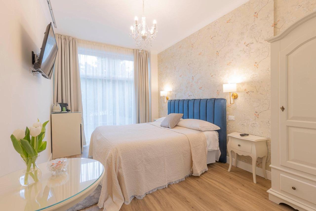 Crys: Rooms, Holiday, Business Verona Bagian luar foto
